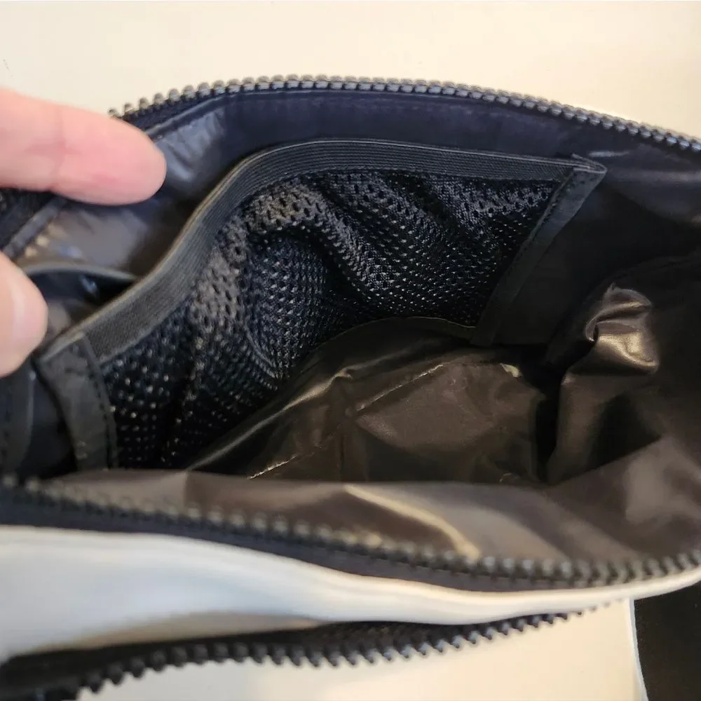 New Caraa x Athleta Neoprene Ivory Black Convertible Crossbody Waist Bag Ret.$78